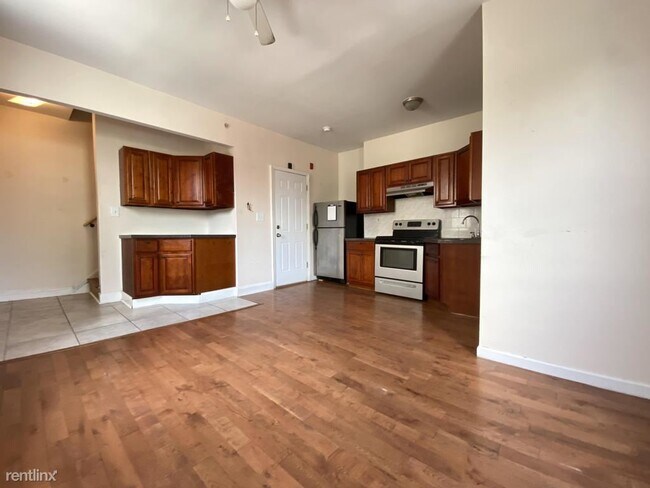 Building Photo - 1221 S 19th St