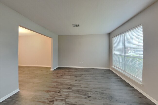 Foto del edificio - 9530 Cabin Creek Dr