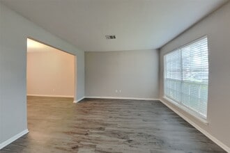 Building Photo - 9530 Cabin Creek Dr