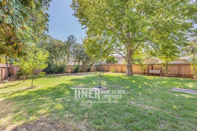 Building Photo - 2364 Santa Anita Dr