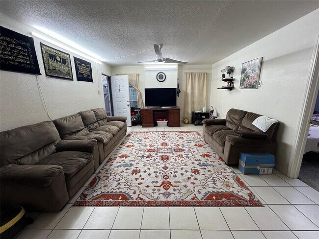 Foto del edificio - 6606 De Moss Dr