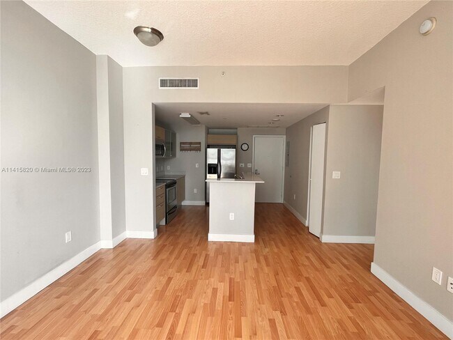 Foto del edificio - 350 NE 24th St