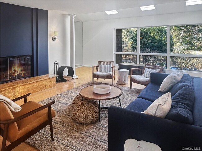 Foto del edificio - 250 Pine Tree Ct