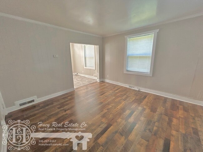Living Room - Additional View - 567 Parkview Dr