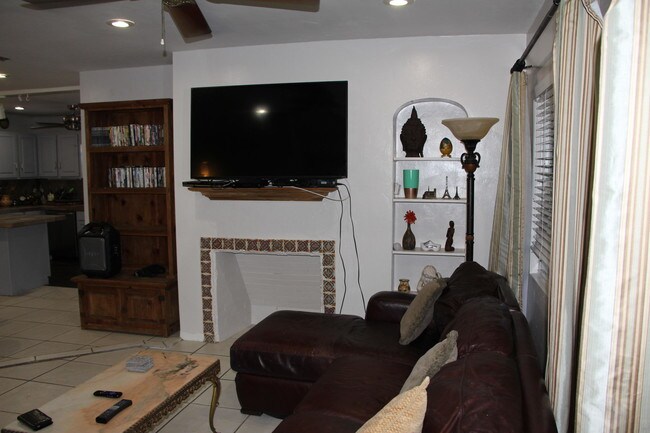 Building Photo - 3607 S Olive Ave