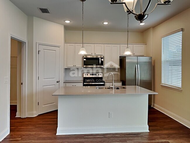 Building Photo - 6042 Little Blf Cir