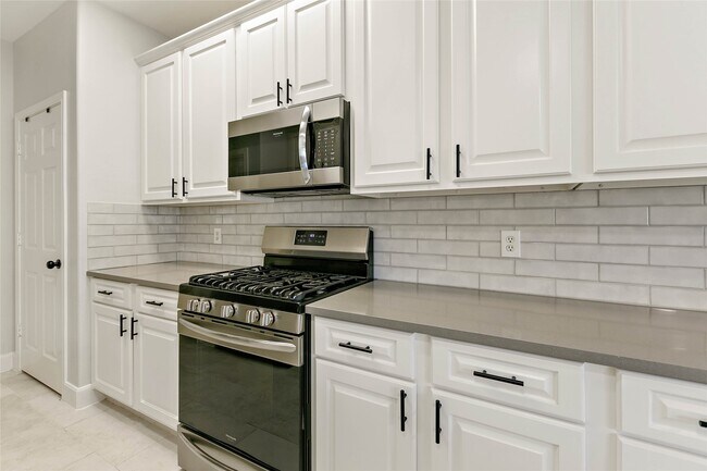 Foto del edificio - 10 Scenic Brook Ct