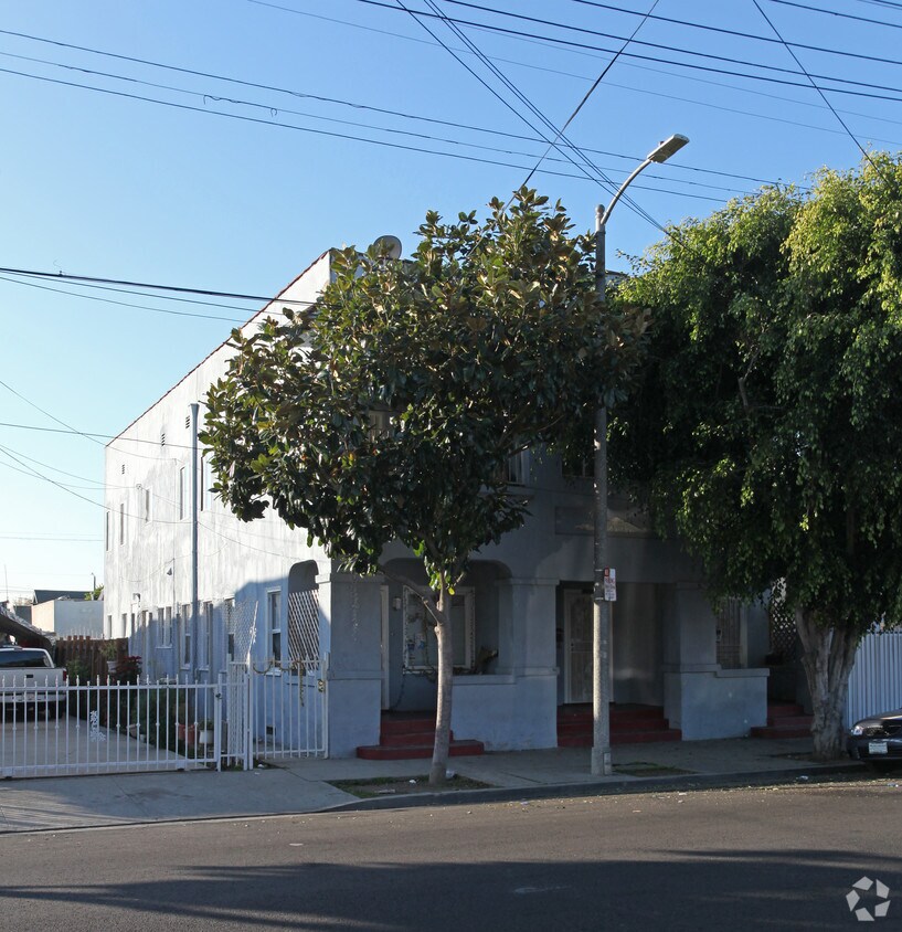 Foto del edificio - 1464-1466 W 35th Pl