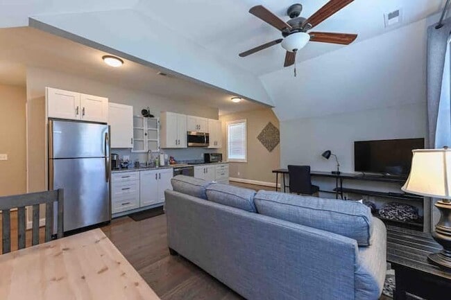 Photo - 903 Saluda Lake Rd Apartment