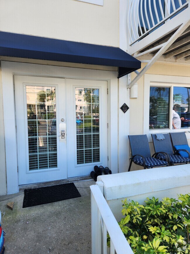 Harbor Heights Apartments for Rent with a Swimming Pool Cape Canaveral, FL 1 Rentals