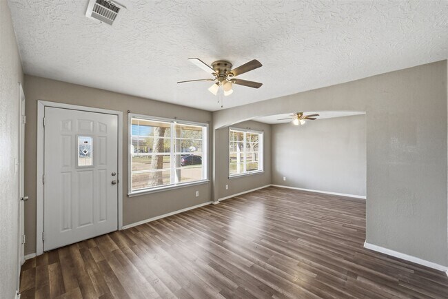 Building Photo - 10507 Seaford Dr