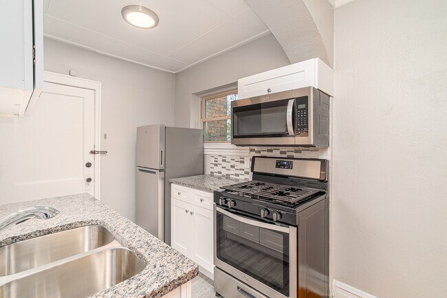 Foto del edificio - 428 N Park Blvd