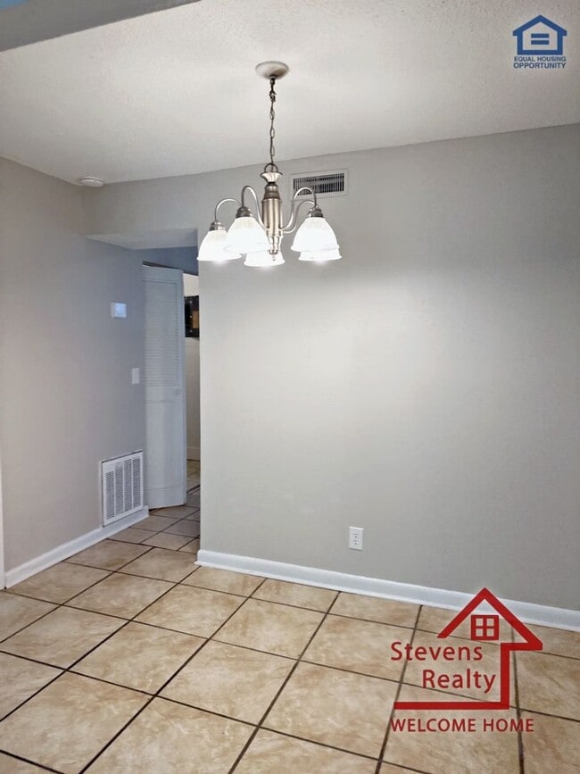 Building Photo - 4330 Wilson St