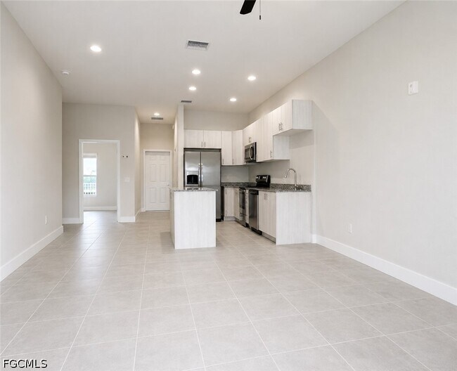 Foto del edificio - 3303 SW 8th Pl
