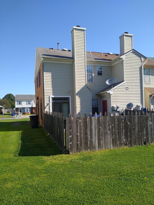 Building Photo - 5613 Rivermill Cir