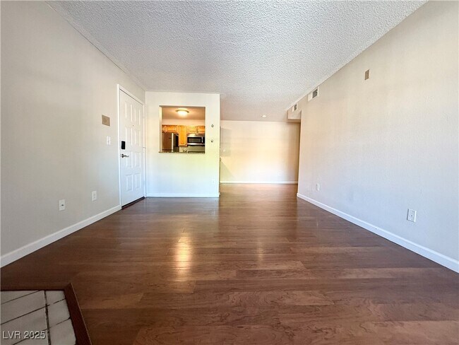 Foto del edificio - 220 Mission Newport Ln