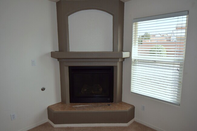 Foto del edificio - Amazing 3 Bedroom Home Near KAFB!