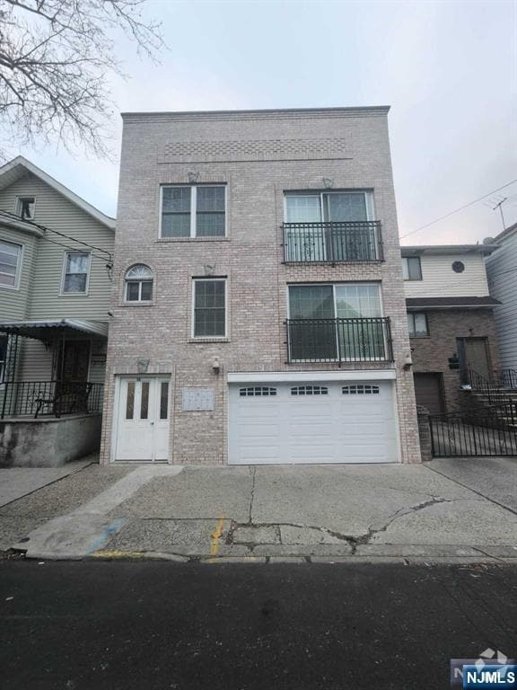 Building Photo - 13 N 3rd St