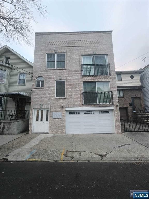 Foto principal - 13 N 3rd St