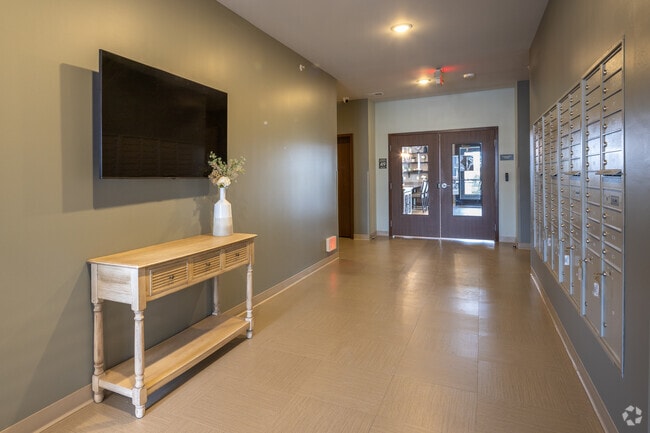 Lobby - Union Court Senior Apartments and Townhomes