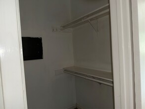 Building Photo - 6601 Sands Point Dr