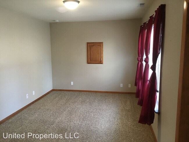 Foto del edificio - 4516 Rushmore Dr NE