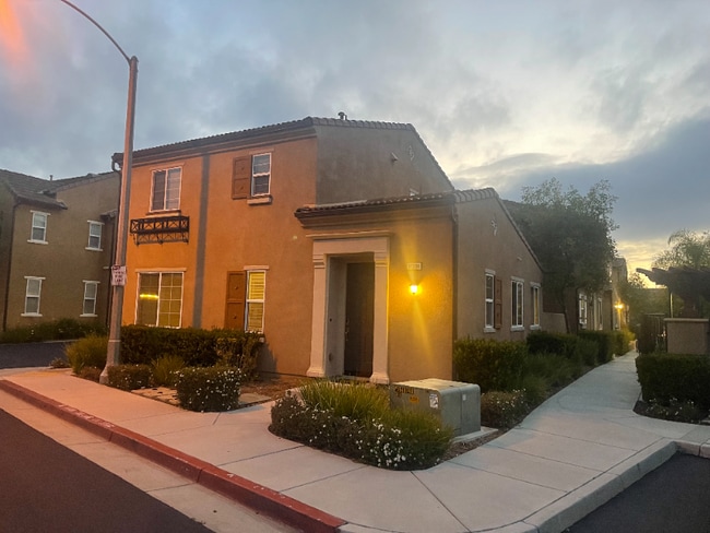Building Photo - 37394 Paseo Violeta