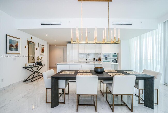 Foto del edificio - 10201 Collins Ave