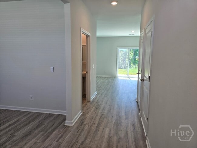 Building Photo - 158 Kraft Kove