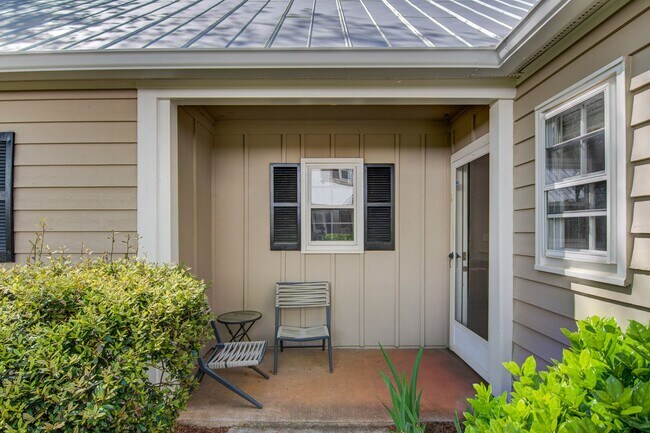 Foto del edificio - 3700 Selwyn Farms Ln