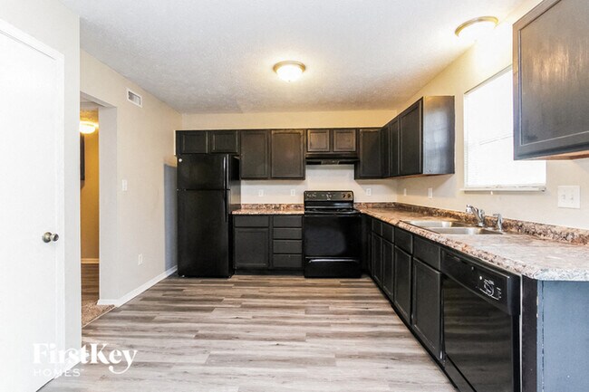 Foto del edificio - 7711 Pennycroft Dr