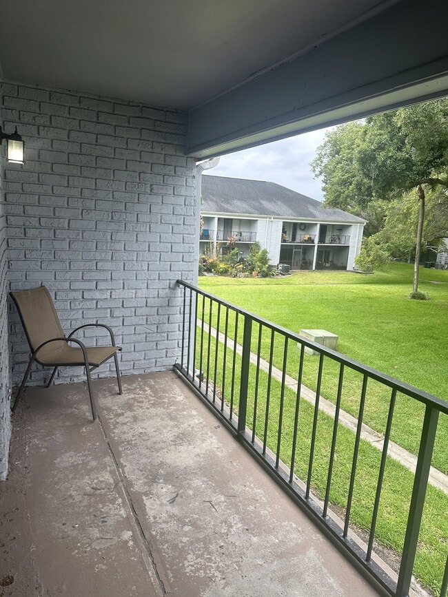 Building Photo - 296 Lewfield Cir