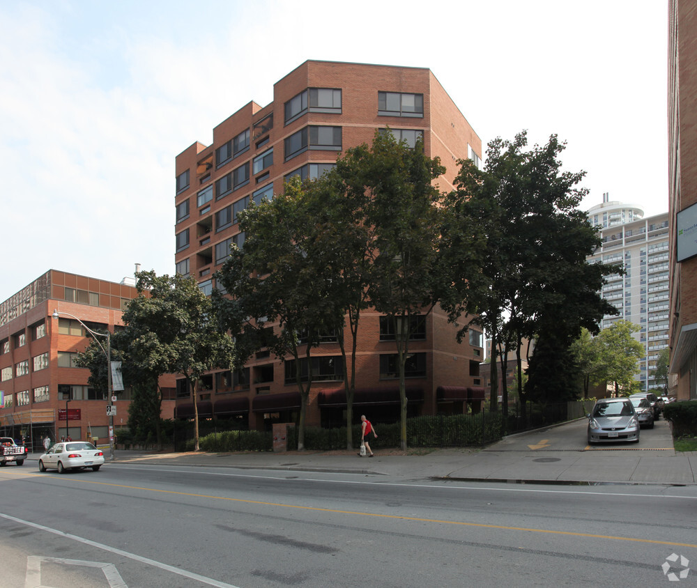 Building Photo - 55 Wellesley St E