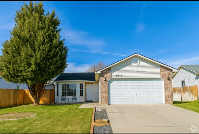 Building Photo - 2718 Bobcat Dr