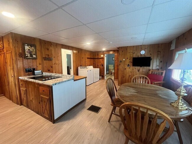 Foto del edificio - 45 Kattelville Rd