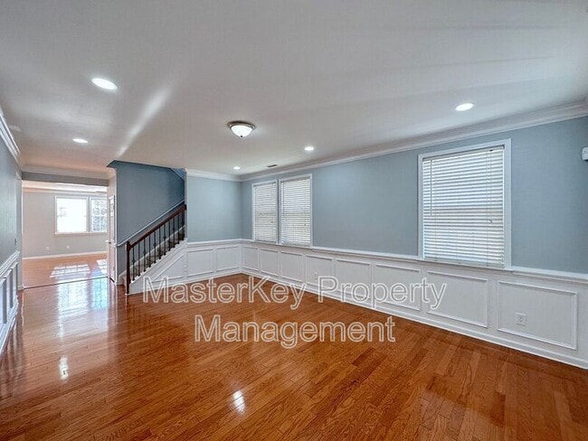 Building Photo - 250 Northlands Dr