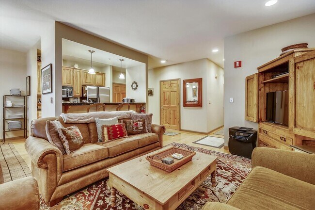 Foto del edificio - Tavern Inn 2 Bedroom ski lease in Olympic ...