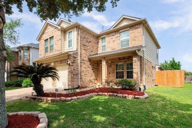 Foto del edificio - 5802 Trinity Oaks