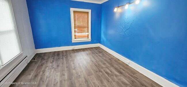 Foto del edificio - 1319 Washburn St