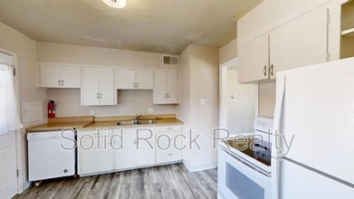 Building Photo - 1214 Janes Ln