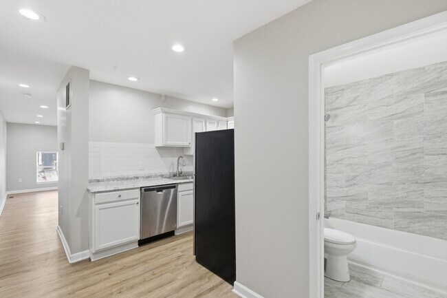 Foto del edificio - 2429 Barclay St