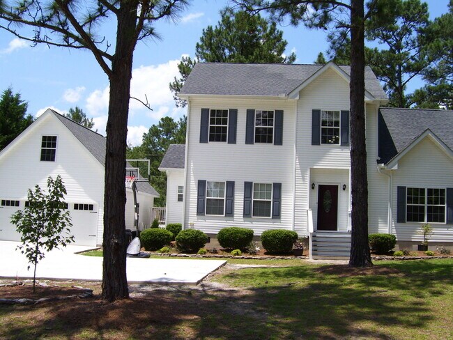 Foto del edificio - 235 Pine Ridge Dr