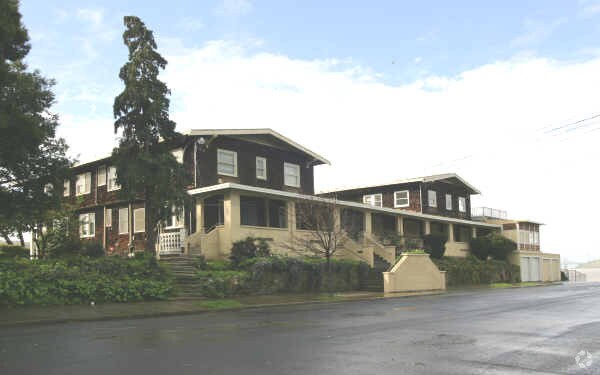 Building Photo - 156 W F St