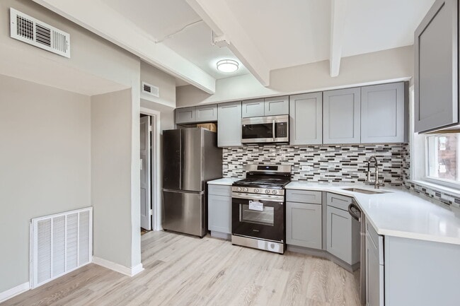 Building Photo - 236 E 92nd St