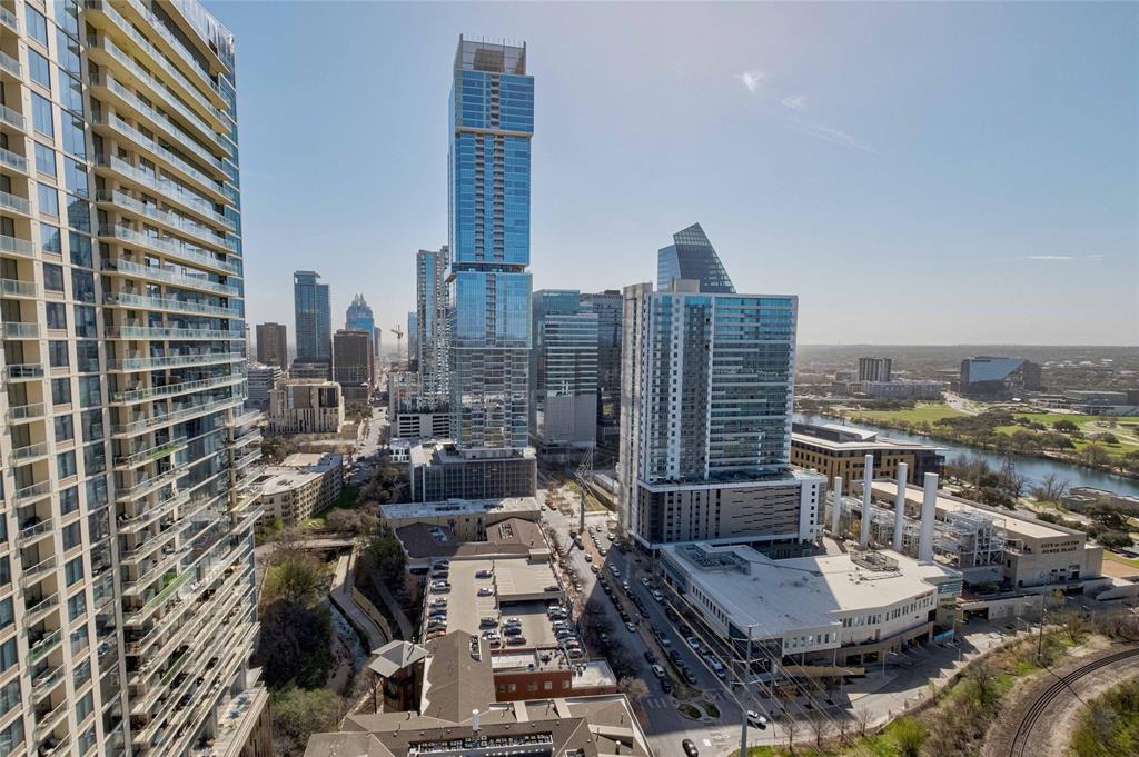 Foto principal - 300 Bowie St