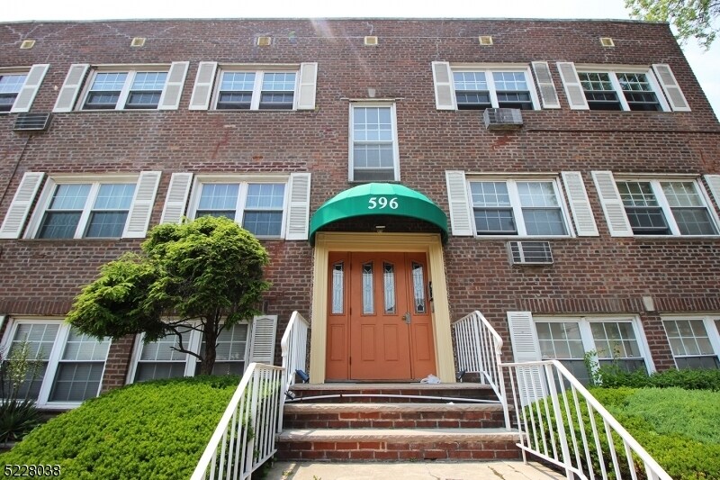 596 Chestnut St Unit D, Union, NJ 07083 Condo for Rent in Union, NJ