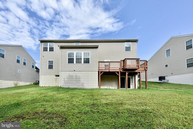 Building Photo - 2304 Buoy Ct