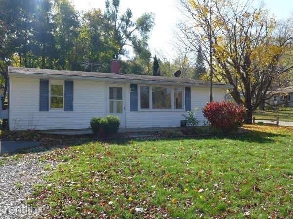 Primary Photo - 3 br, 1 bath House - 711 Cedarwood Dr