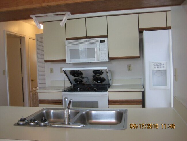 Building Photo - 2911 Fox Squirrel Dr