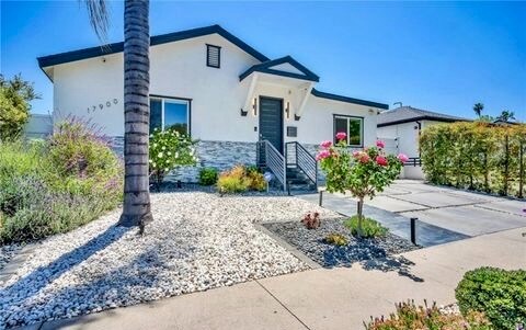 Foto principal - 17900 Bullock St